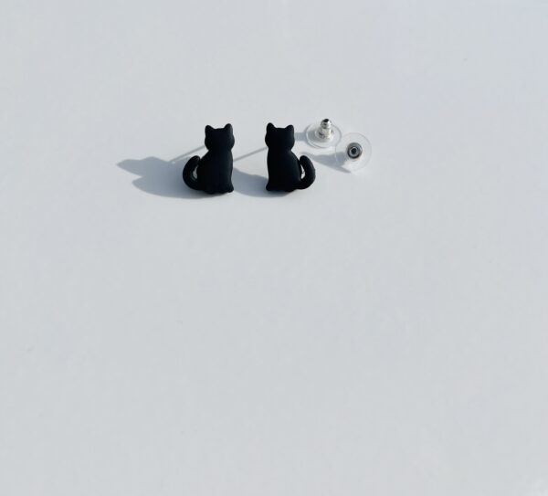 Black cat stud earrings - Image 2